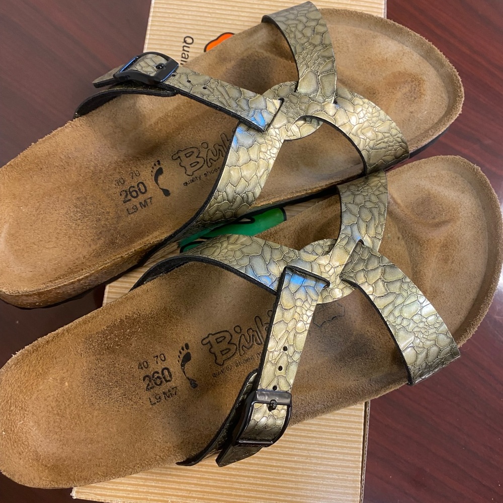 Birkenstock- Sylt. Size 40. Color - champagne